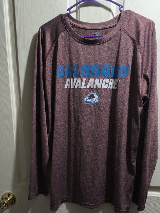 NHL Other - NHL Colorado Avalanche Men's Maroon Long Sleeve Logo Shirt